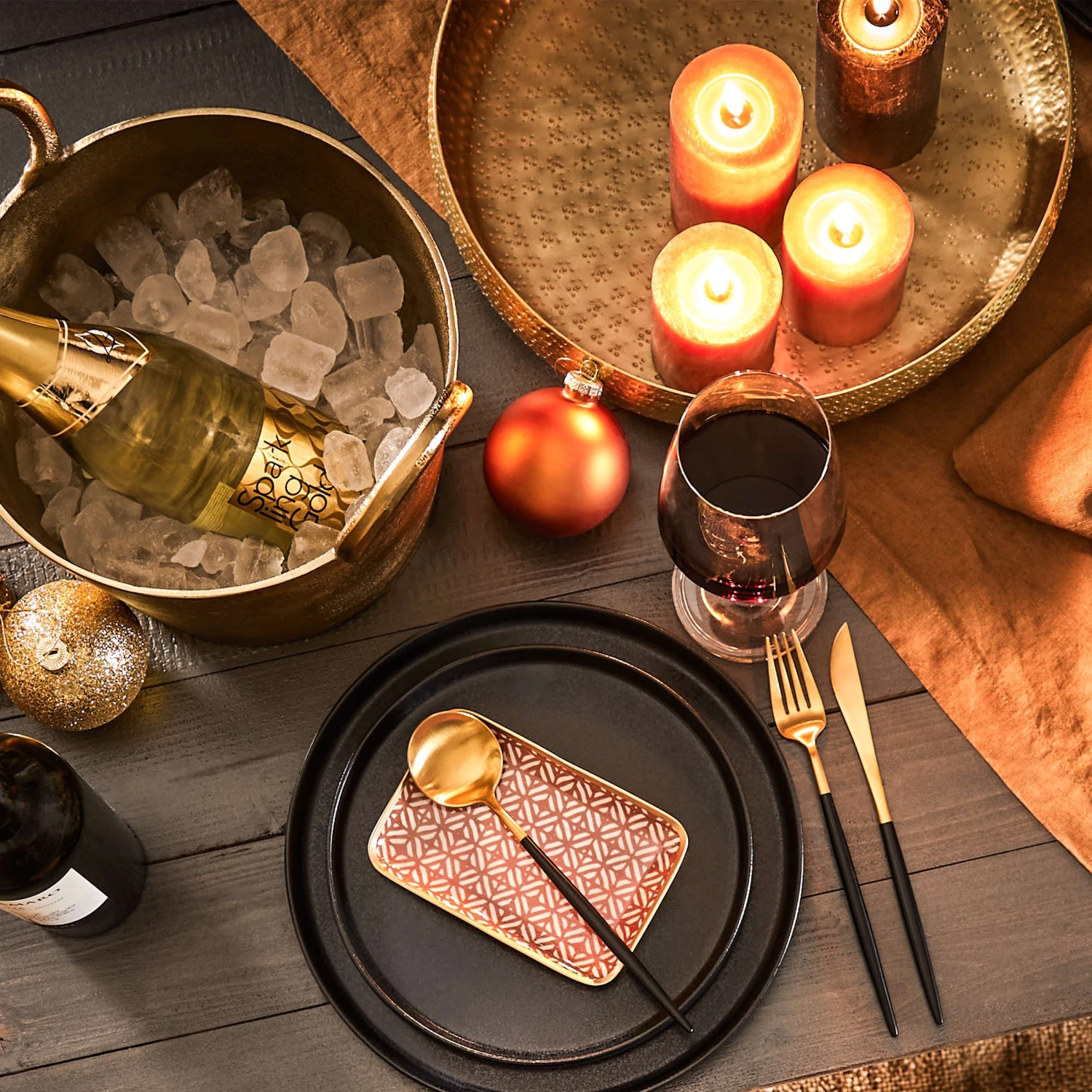 Besteck-Set 16-tlg. Matt STILETTO In Gold-Schwarz 4 Besteck-Set 16-tlg. Matt STILETTO In Gold-Schwarz – Bild 2