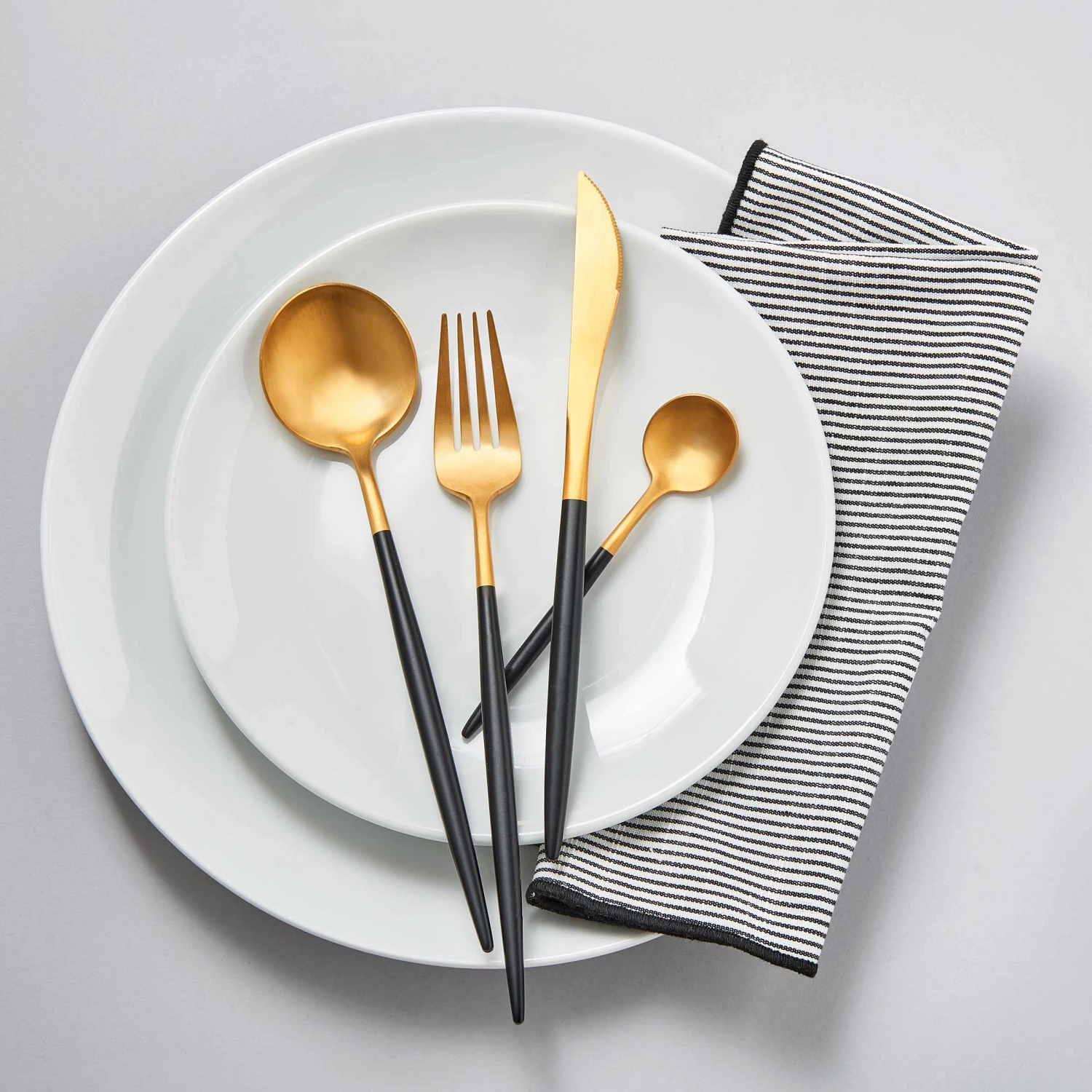 Besteck-Set 16-tlg. Matt STILETTO In Gold-Schwarz 5 Besteck-Set 16-tlg. Matt STILETTO In Gold-Schwarz – Bild 3