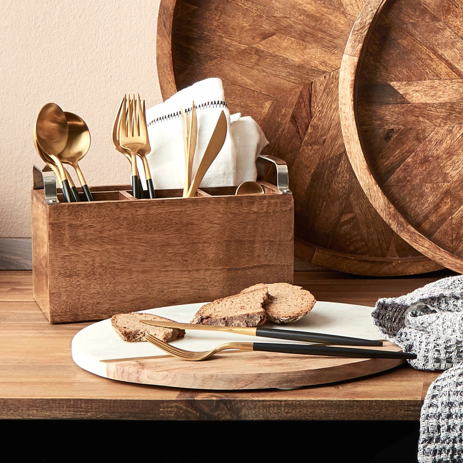 Besteck-Set 16-tlg. Matt STILETTO In Gold-Schwarz 6 Besteck-Set 16-tlg. Matt STILETTO In Gold-Schwarz – Bild 4