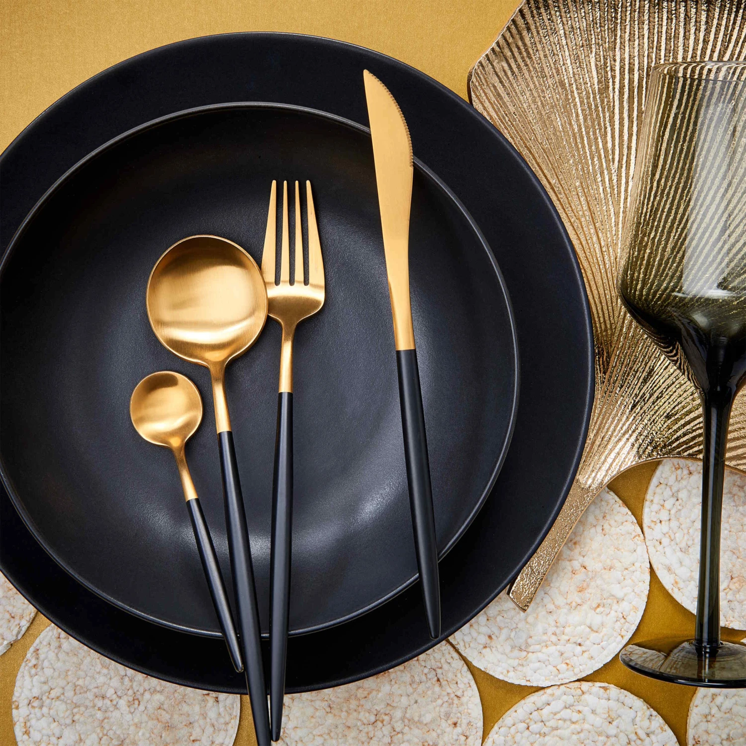 Besteck-Set 16-tlg. Matt STILETTO In Gold-Schwarz 8 Besteck-Set 16-tlg. Matt STILETTO In Gold-Schwarz – Bild 6
