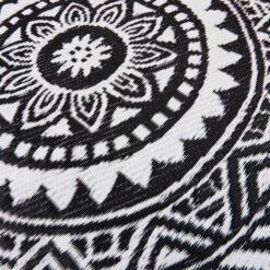 In- & Outdoor-Teppich Ø118cm COLOUR CLASH In Schwarz-Weiß -Butlers Speichern butlers in and outdoor teppich o118cm colour clash in schwarz weiss 5