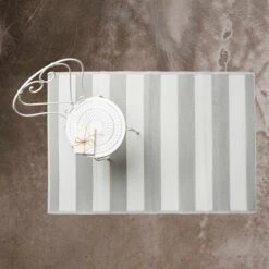 In- & Outdoor-Teppich Streifen L 180 X B 120cm COLOUR CLASH In Grau -Butlers Speichern butlers in and outdoor teppich streifen l 180 x b 120cm colour clash in grau 3