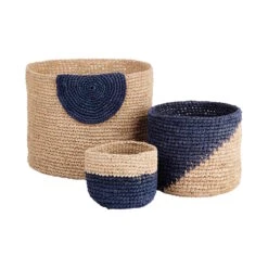 Korb Handgefertigt Aus Raffia Ø13cm ISALO In Natur-Blau -Butlers Speichern butlers korb handgefertigt aus raffia o13cm isalo in natur blau 3