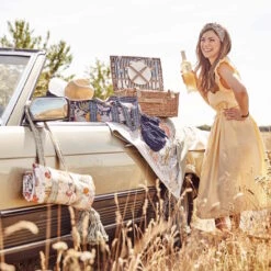 Picknickdecke L 175 X B 154cm BETWEEN FLOWERS In Creme -Butlers Speichern butlers picknickdecke l 175 x b 154cm between flowers in creme 10