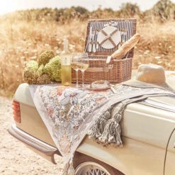 Picknickdecke L 175 X B 154cm BETWEEN FLOWERS In Creme -Butlers Speichern butlers picknickdecke l 175 x b 154cm between flowers in creme 7