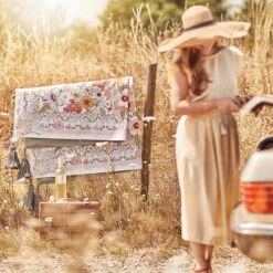 Picknickdecke L 175 X B 154cm BETWEEN FLOWERS In Creme -Butlers Speichern butlers picknickdecke l 175 x b 154cm between flowers in creme 8